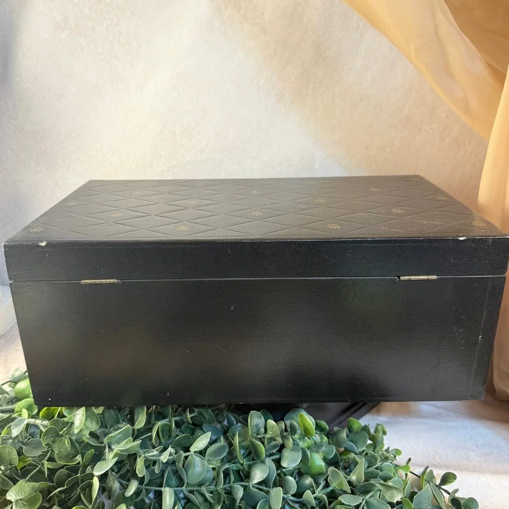 Black and Gold Mele Jewelry Box